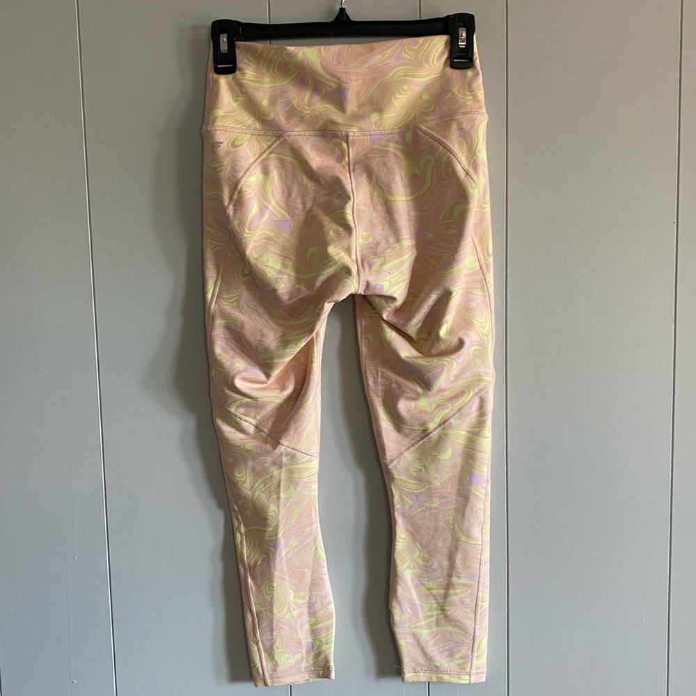 Fabletics Define High-Waisted Capri Marble - Picture 6 of 11